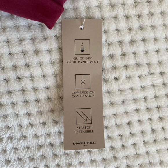 Banana Republic Workout Crop Top - Picture 5 of 8